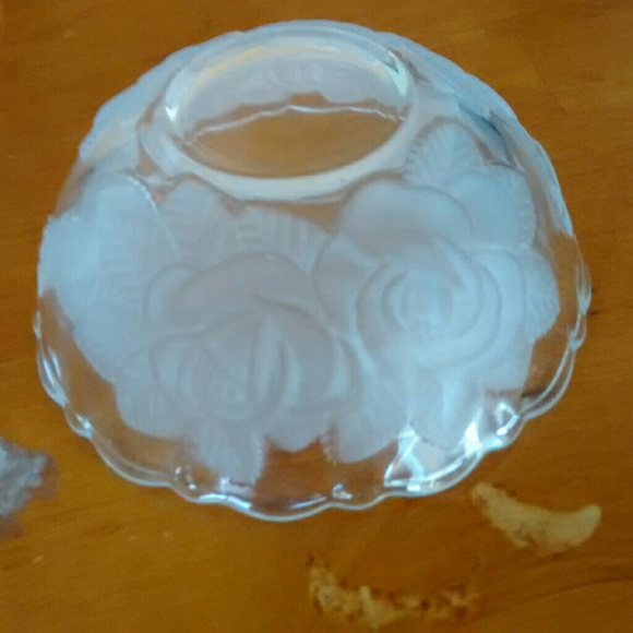 Decorative Glass Bowl w/Etched Roses - Picture 2 of 2